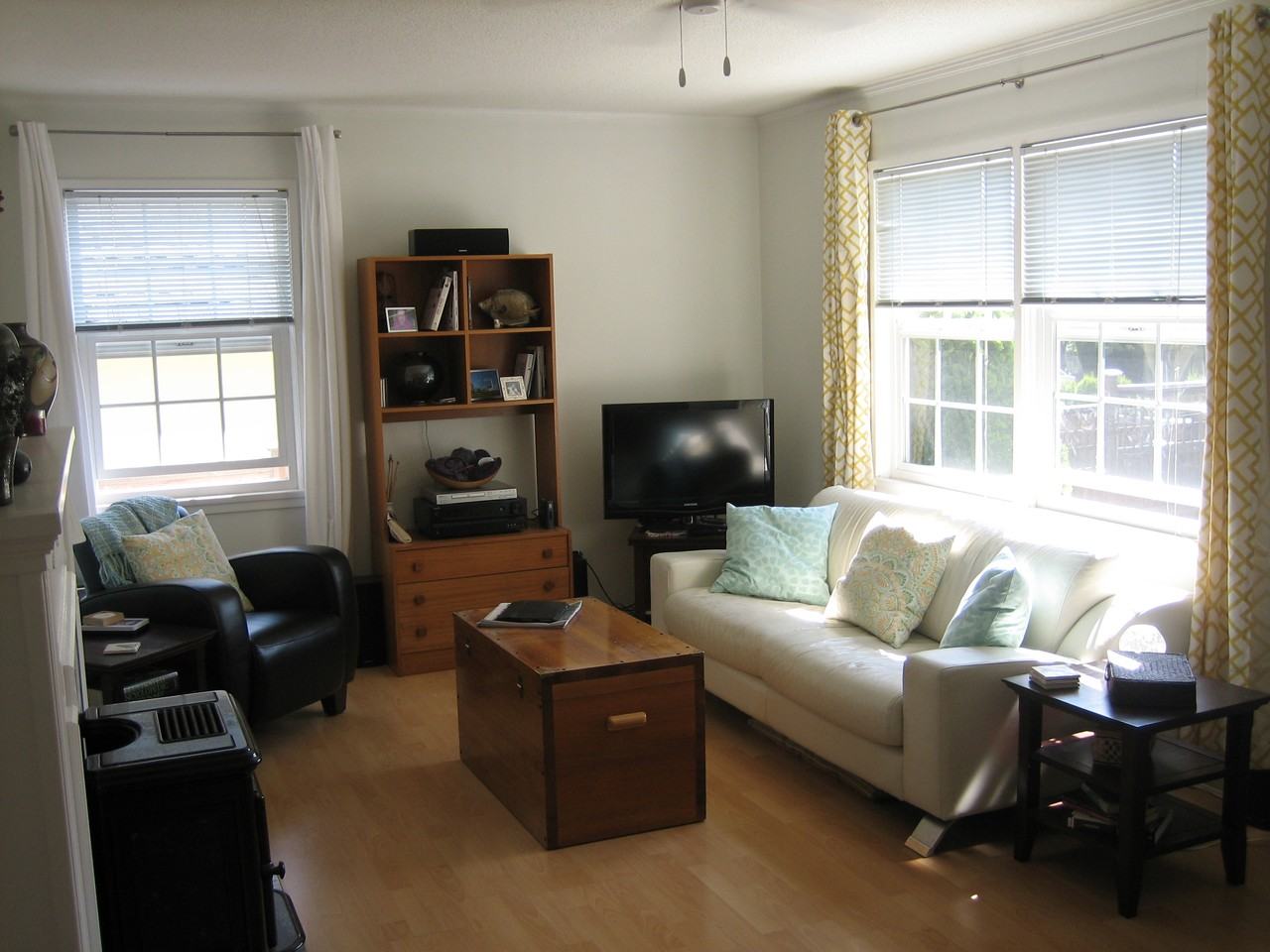 2565 Empire St - Photo 3 of 9
