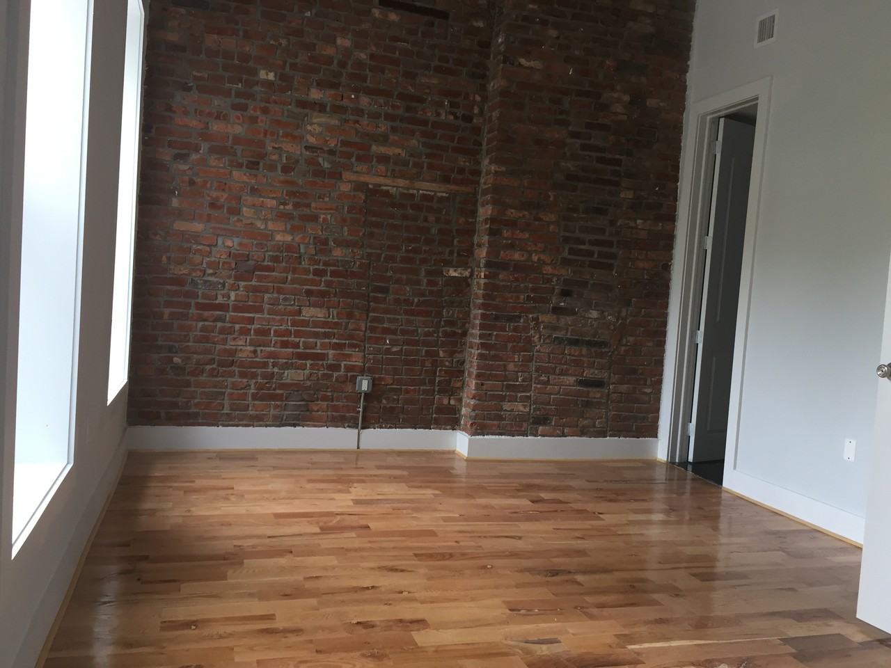 299 Pulaski St #2F - Photo 3 of 5