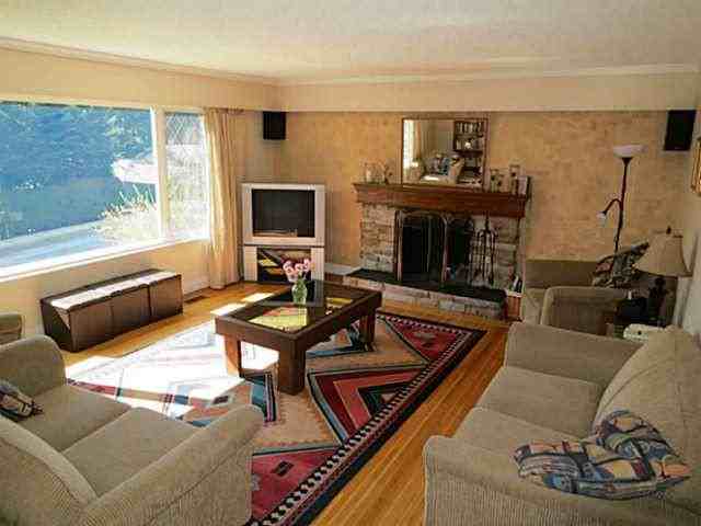 1428 McNair Dr - Photo 3 of 11