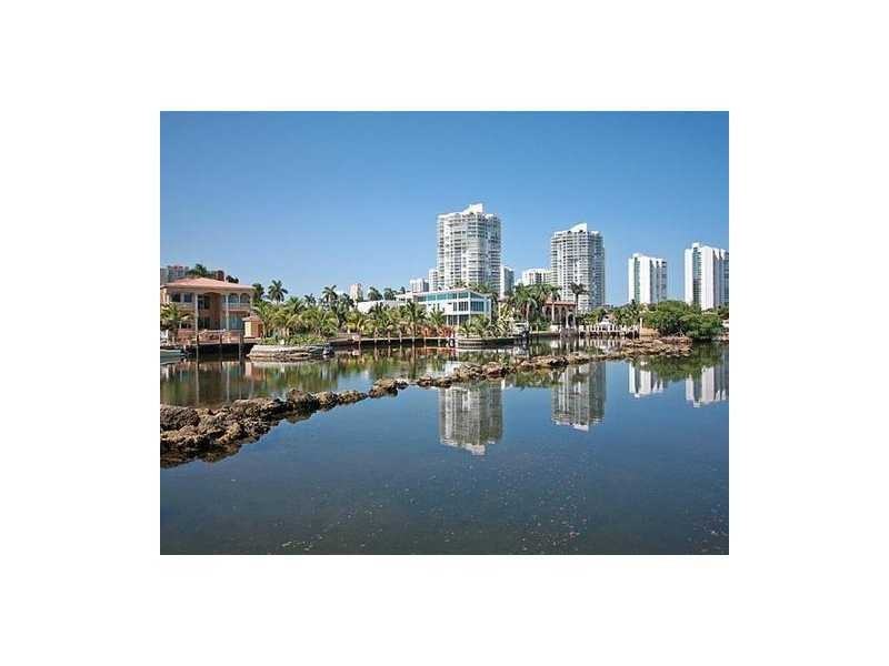 367 Centre Is #1114 - Photo 2 of 11