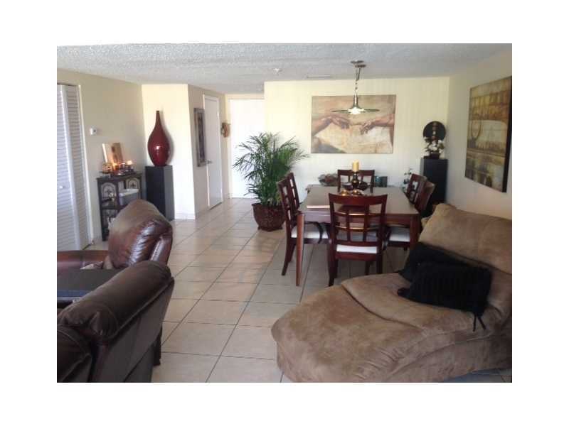 367 Centre Is #1114 - Photo 3 of 11