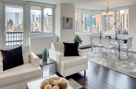 302 W 34th St - Photo 2 of 3
