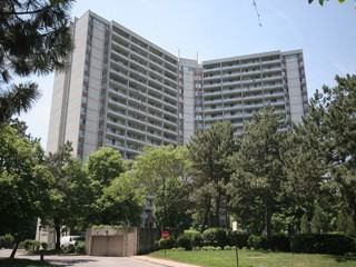 47 Thorncliffe Park Dr