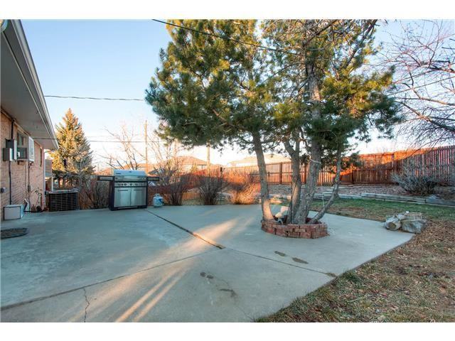 442 S Alkire St - Photo 3 of 8