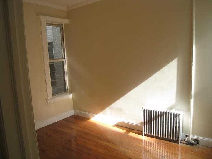 45 Kingston Ave #1R - Photo 2 of 5