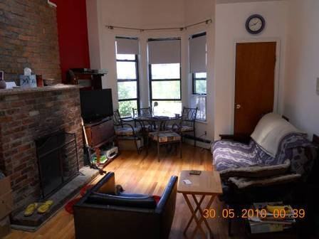 298 12th St - Photo 2 of 5