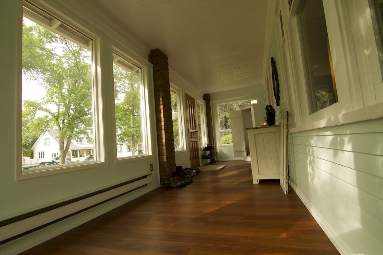 419 Belfast St SE - Photo 2 of 10