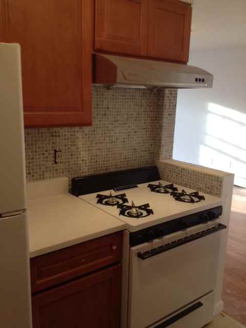 78 Stockholm St - Photo 3 of 8