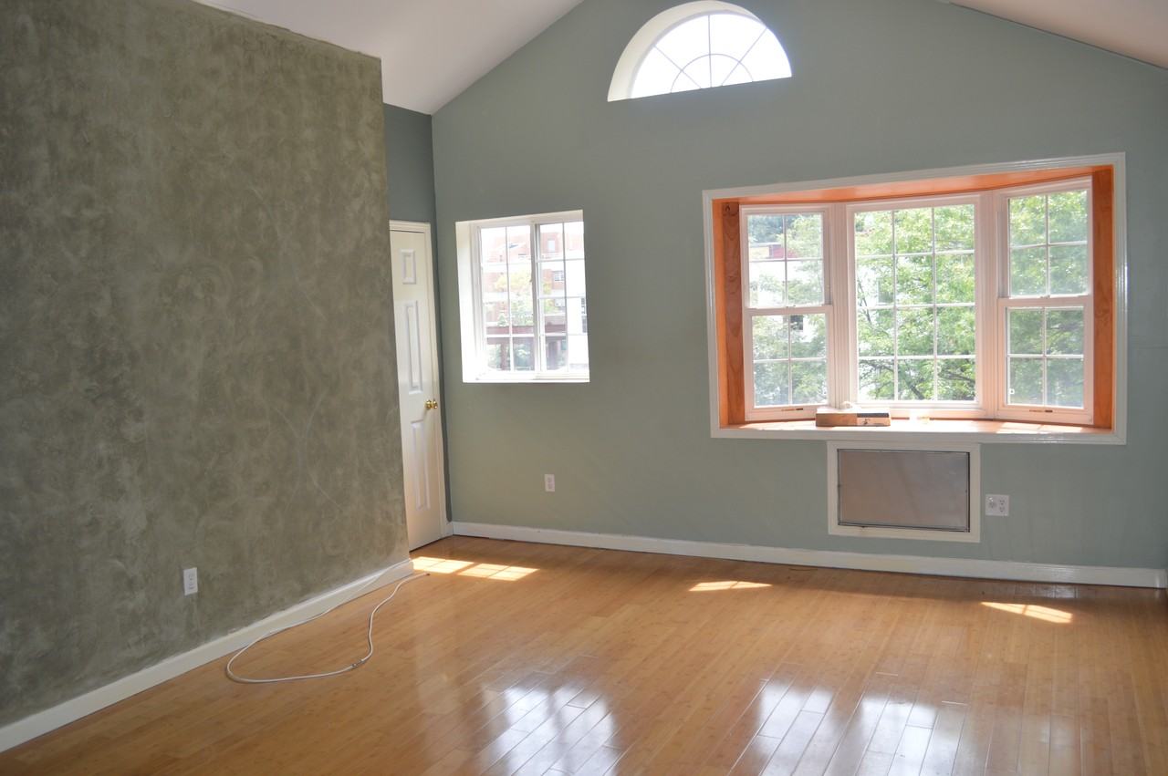 256 Monroe St - Photo 3 of 3