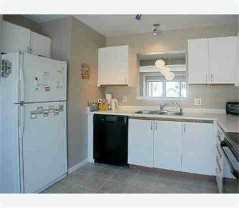 250 Keats Way #26 - Photo 2 of 9