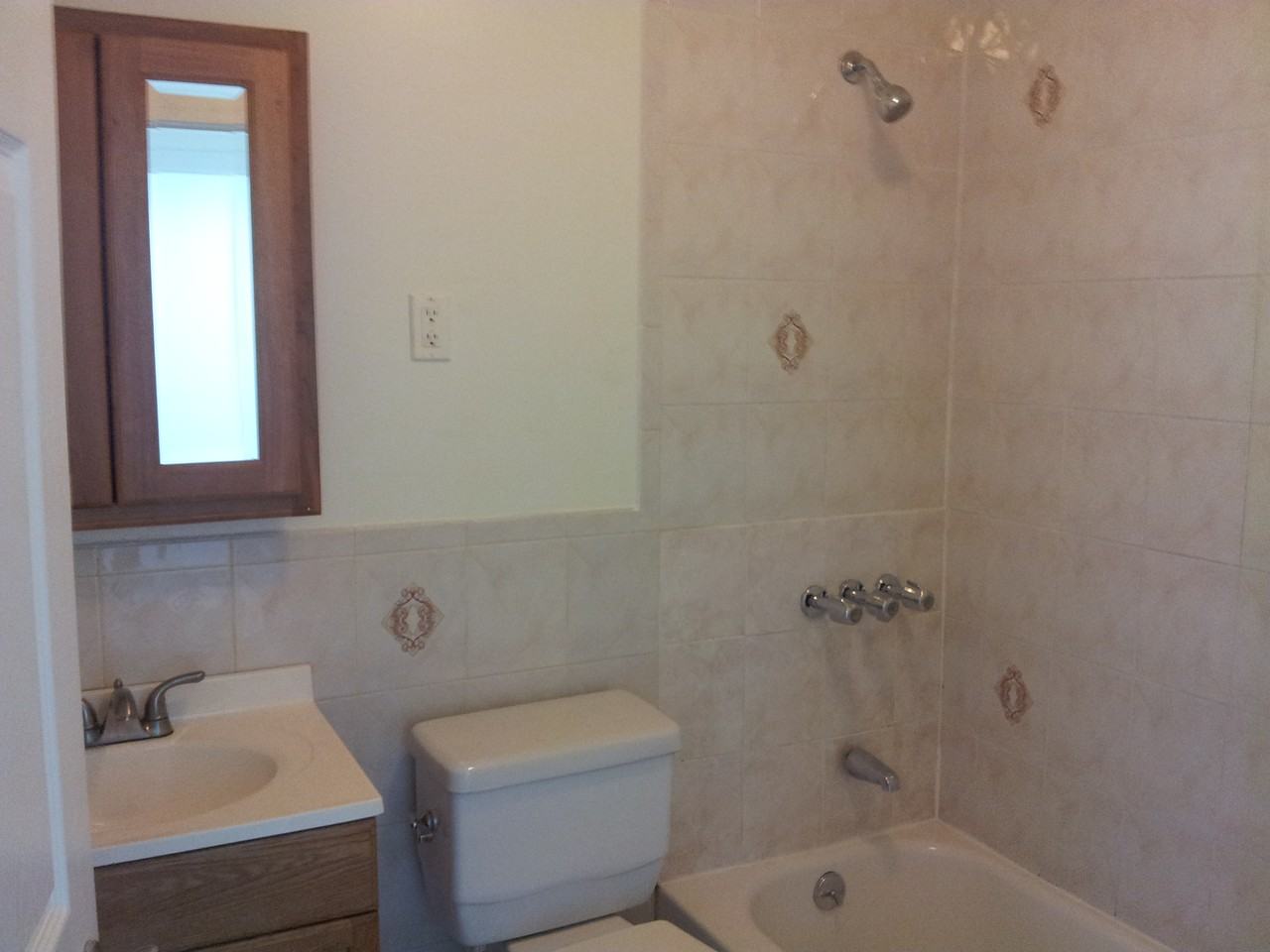 52A Vernon Ave - Photo 3 of 6