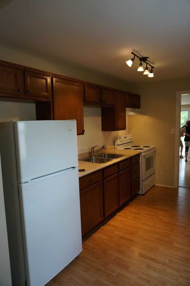 37 7th St - Photo 3 of 8