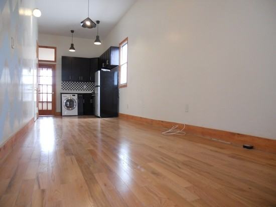 251 Evergreen #3rdFL - Photo 2 of 6