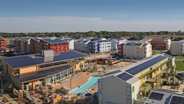 1655 Hutchison Dr - Photo 2 of 18