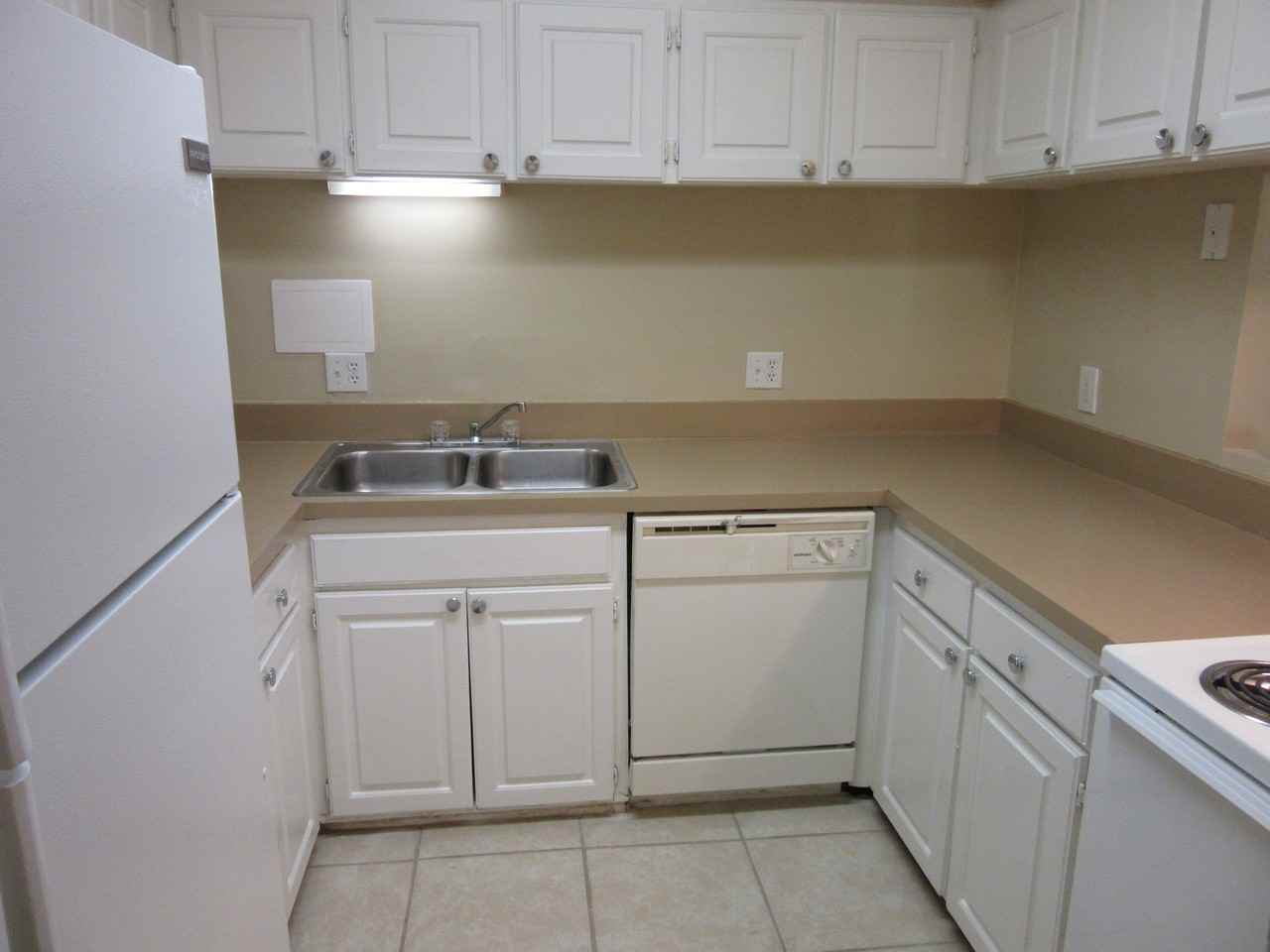 7507 Beach Blvd - Photo 3 of 3