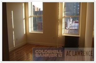 346 E 20th St - Photo 2 of 10