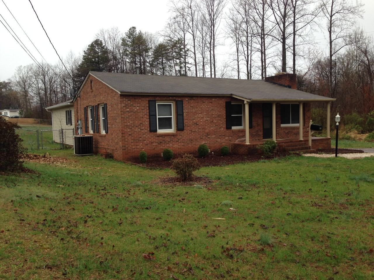 513 Rhodes Ave - Photo 2 of 17