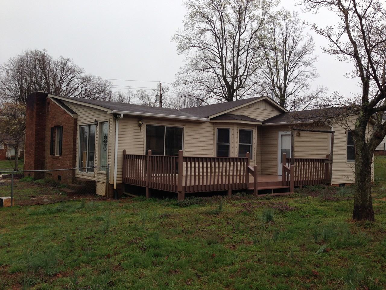 513 Rhodes Ave - Photo 3 of 17
