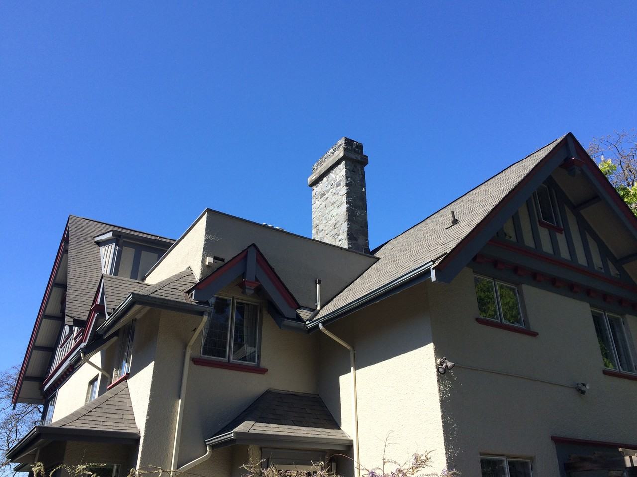 349 Foul Bay Rd #F - Photo 2 of 9