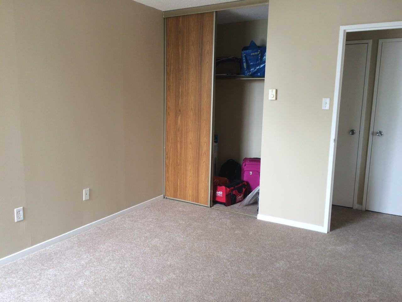 1551 Riverside Dr - Photo 3 of 16