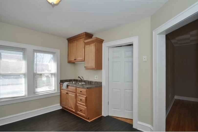 133 E Montana St #4 - Photo 3 of 12