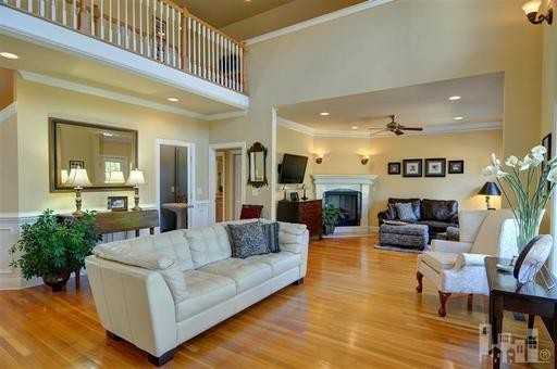 8703 Champion Hills Dr - Photo 2 of 14