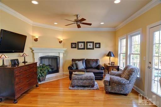 8703 Champion Hills Dr - Photo 3 of 14