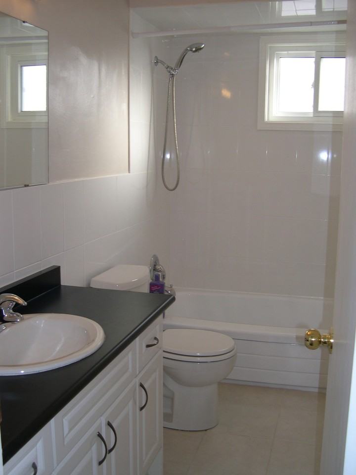 88 Lavinia Ave - Photo 3 of 4