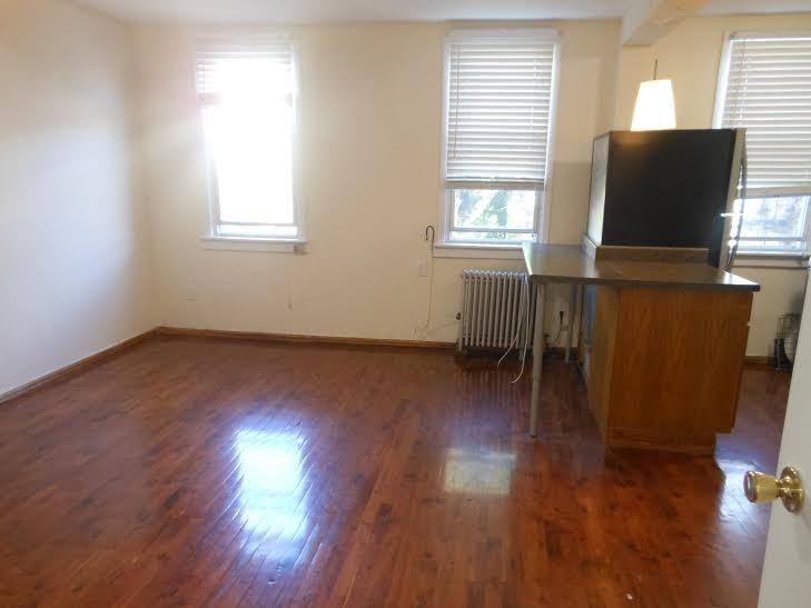 571 4th Ave #2 - Photo 2 of 5