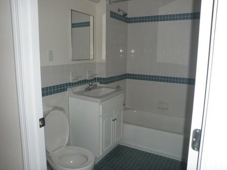 62 Jerome St - Photo 3 of 5