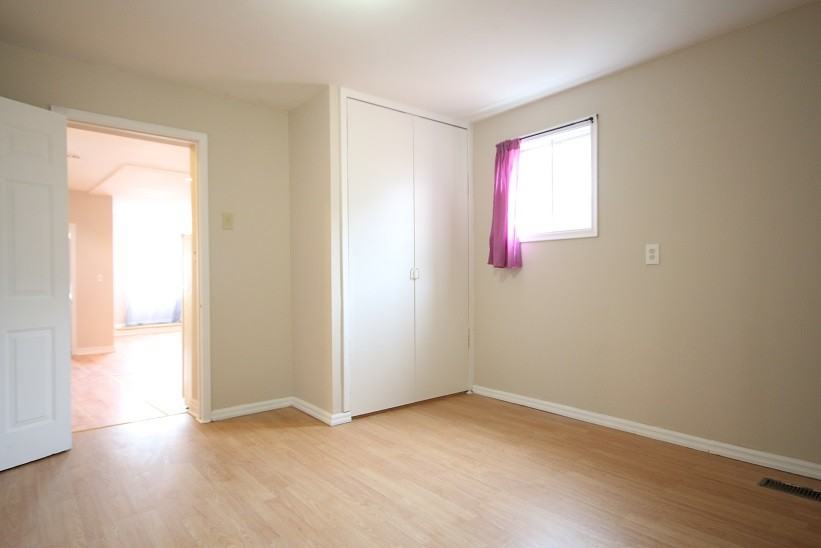 141 Cedric Ave - Photo 3 of 7