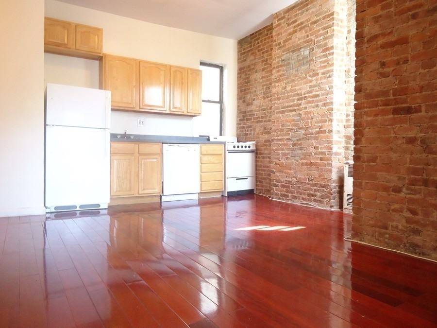 1490 Bedford #3D - Photo 2 of 8