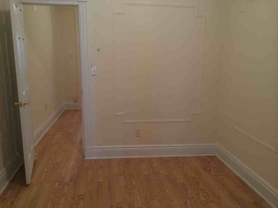 175 15th St #1D - Photo 3 of 4