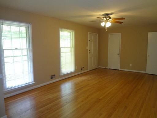 1754 Remington Rd - Photo 3 of 18