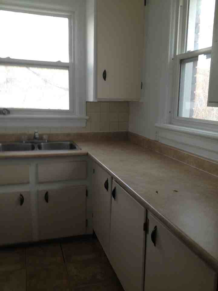 355 Percy St - Photo 3 of 8