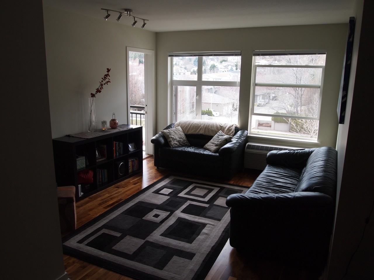 555 Yates Rd - Photo 2 of 7
