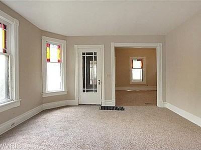 1065 Prospect Ave SE - Photo 2 of 3