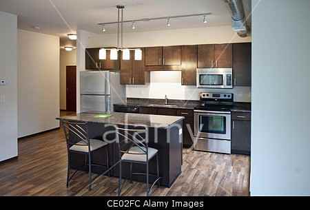 406 12th Ave SE - Photo 2 of 2