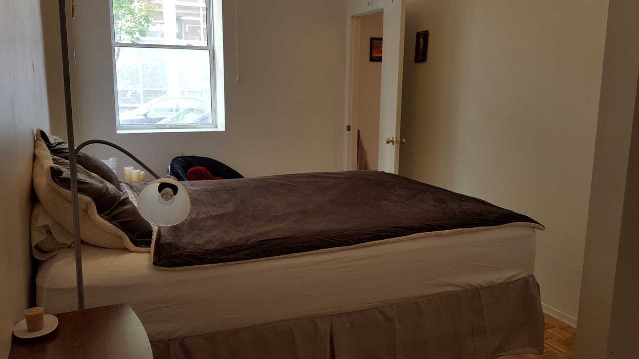 422 Rue Milton - Photo 3 of 8