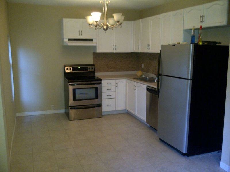 108 Gladstone Ave #2 - Photo 2 of 4