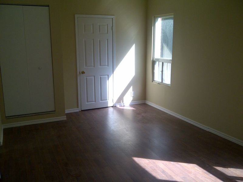 108 Gladstone Ave #2 - Photo 3 of 4