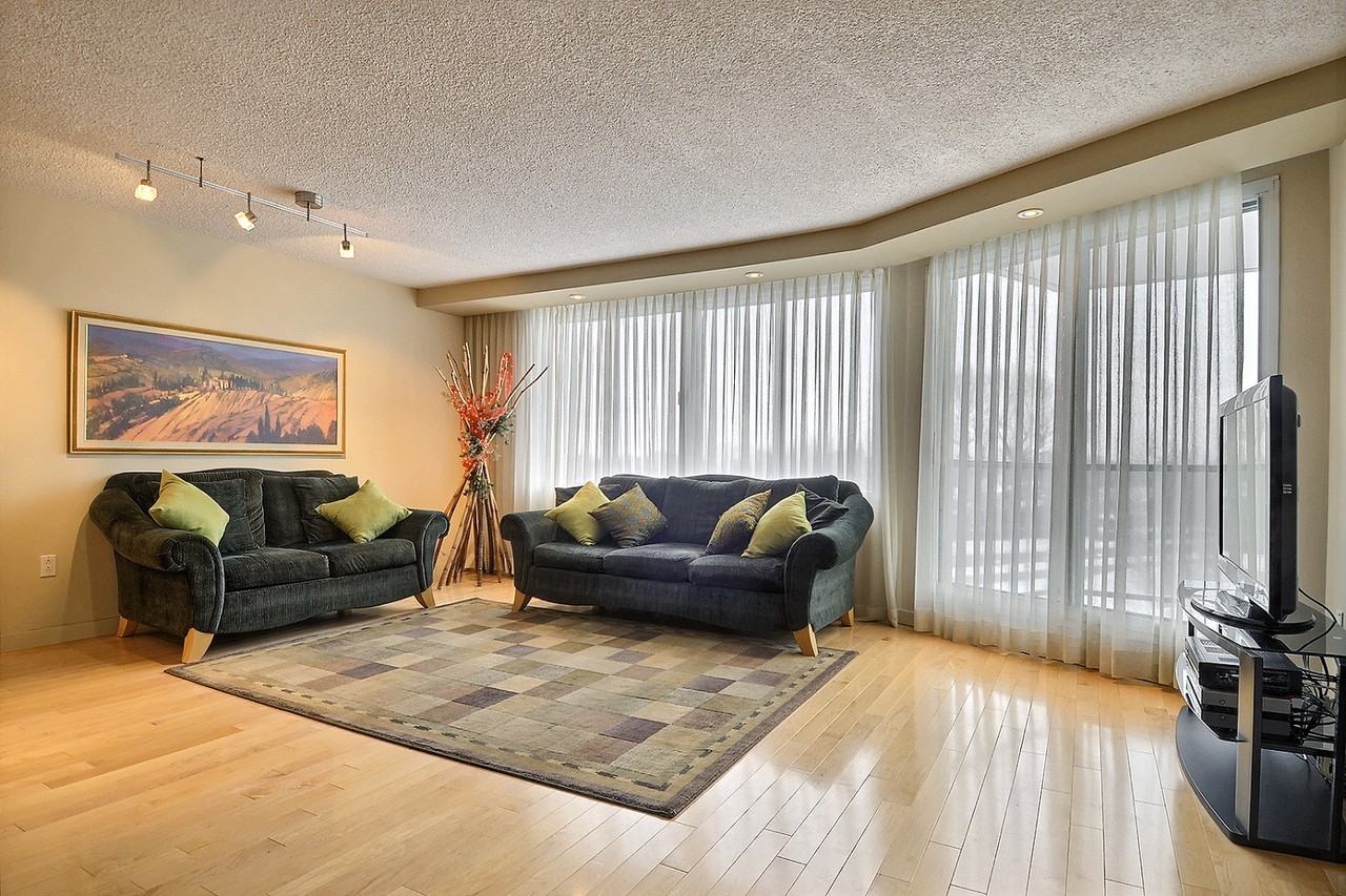 7 Boulevard Simard - Photo 2 of 12