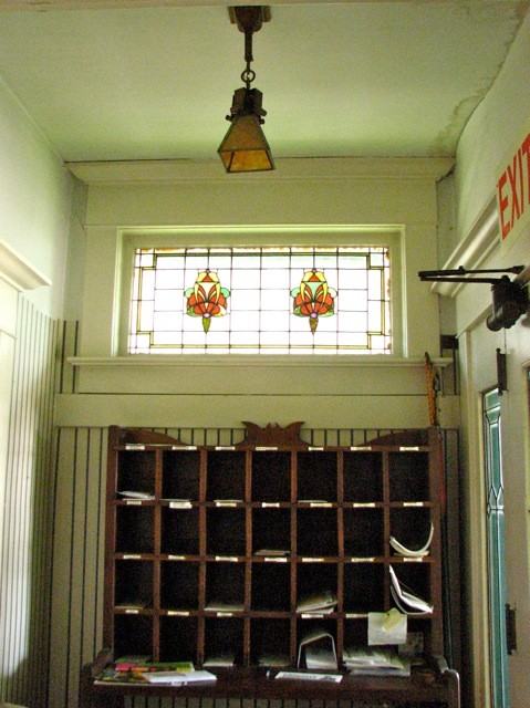 609 Queens Ave - Photo 3 of 7