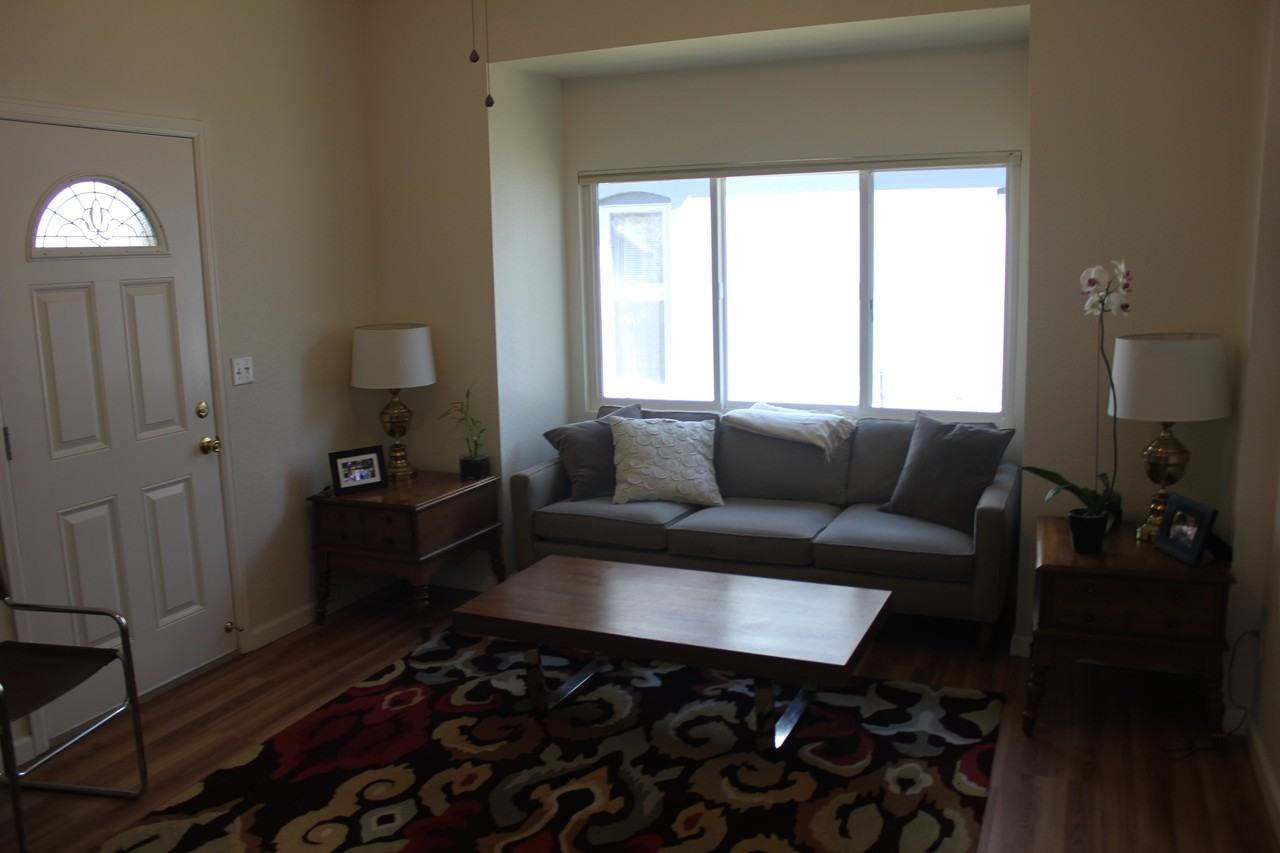 410 Arapahoe Ave - Photo 2 of 6