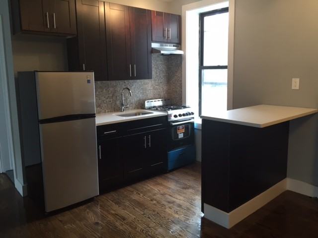 330 E 27th St #R3 - Photo 2 of 9