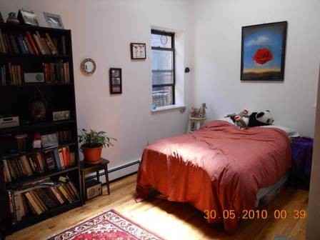 298 12th St - Photo 2 of 4