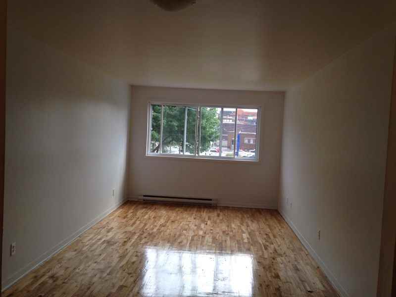 2540 Rue des Carrières - Photo 3 of 11
