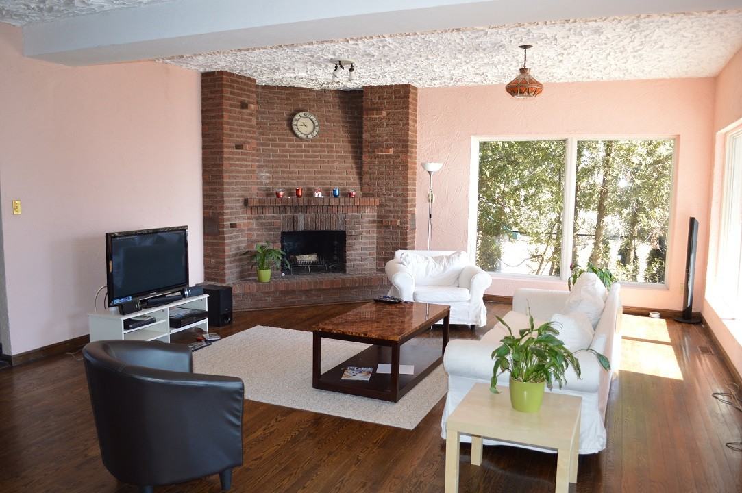 2599 Lake Shore Blvd W - Photo 2 of 7