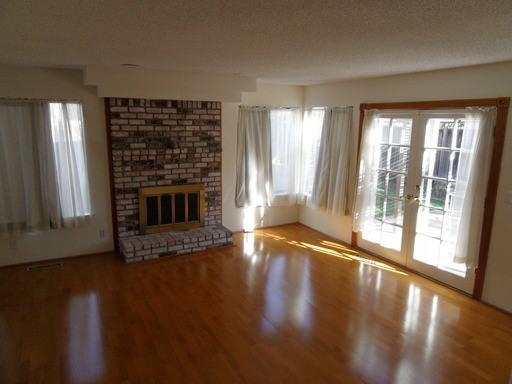 263 Snell Ct - Photo 3 of 12