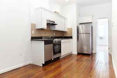 652 Humboldt St - Photo 2 of 4